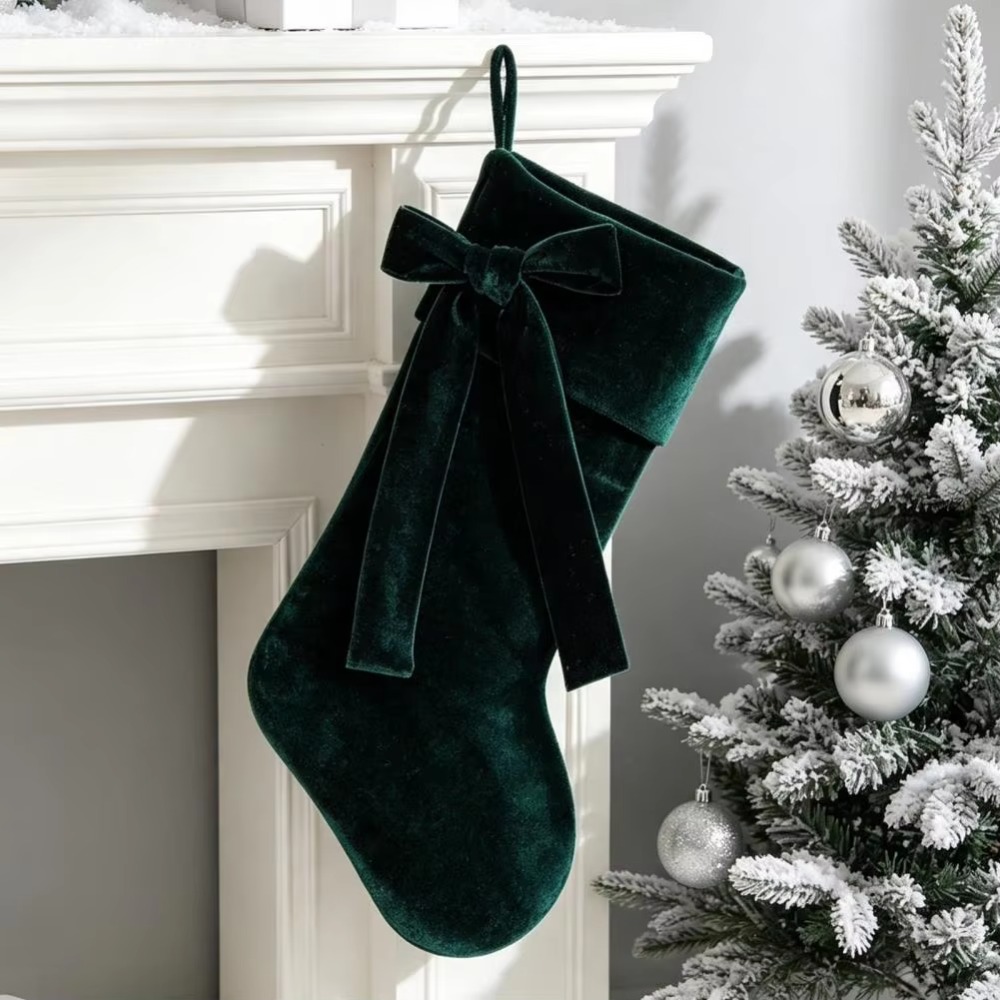 Christmas Stocking Hanging - ถุงเท้าคริสต์มาสกำมะหยี่สีพื้นหนาพร้อมโบว์ ถุงของขวัญคริสต์มาส ของตกแต่งต้นคริสต์มาส ของประดับแขวนต้นคริสต์มาส ปีใหม่